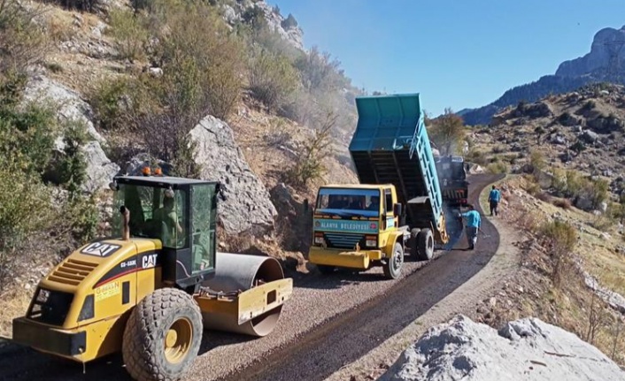 Alanya Belediyesi yayla yollarındaki çalışmalara hız verdi