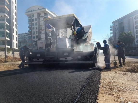 Alanya Belediyesi asfalt çalışmalarında hız kesmiyor