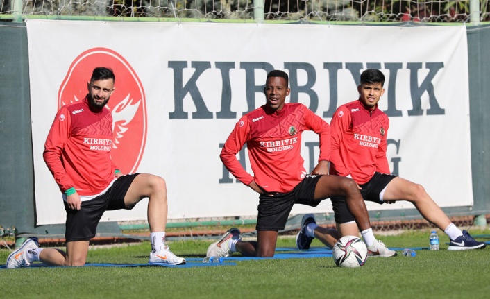 Aytemiz Alanyaspor, Hatayspor maçı hazırlıklarına başladı