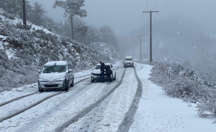 Kardan mahsur kalan vatandaşların imdadına Alanya Belediyesi yetişti