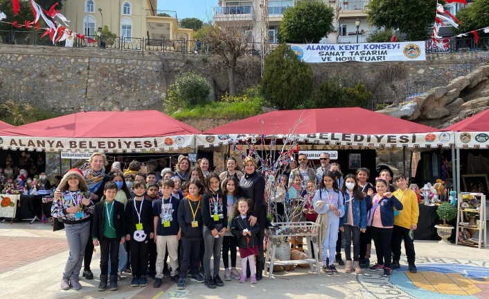 Alanya'da tasarım ve hobi fuarı yoğun ilgi gördü