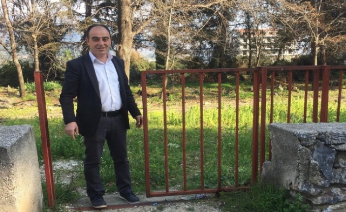 Alanya’da mezarlığın demir kapısını çalanlar yakalandı