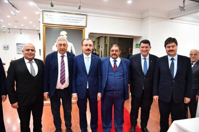 Başkan Yenialp, esnafın sorunlarını Ankara’ya iletti