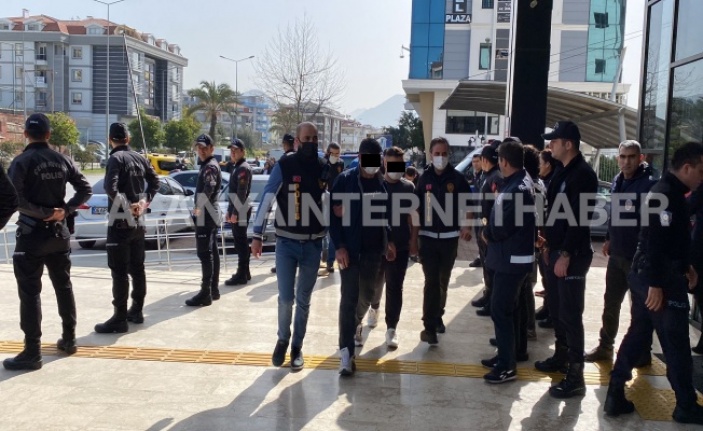 Alanya'da 14 kişinin yaralandığı kavgada 8 tutuklama!