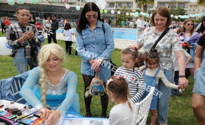 Alanya'da yabancılar İlkbaharın gelişini kutladı