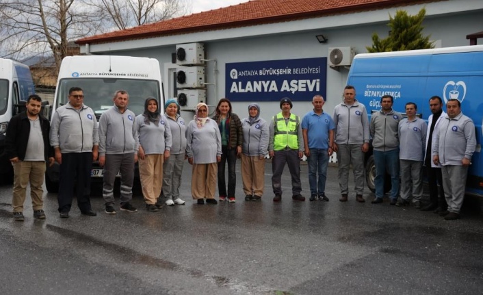 Alanya’da günlük 400 vatandaşa sıcak yemek