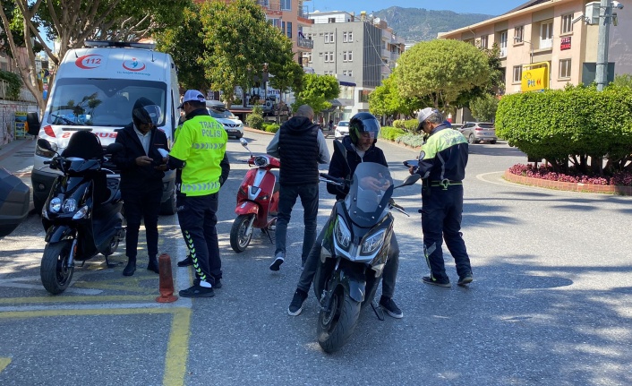 Alanya’da motosiklet sürücüleri denetlendi