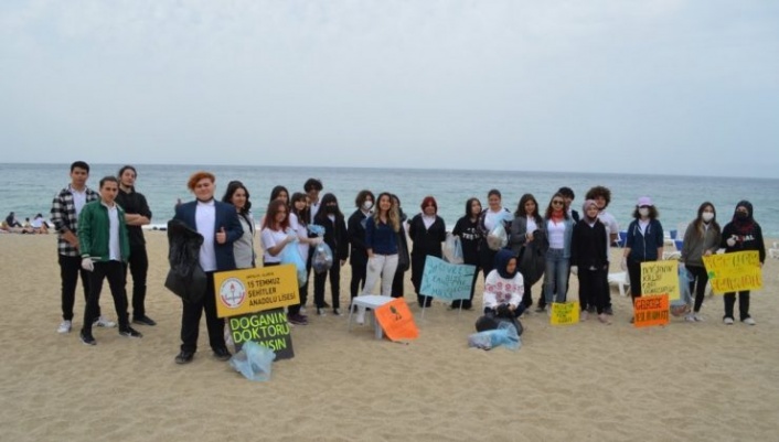 Alanya’da öğrencilerden farkındalık etkinliği