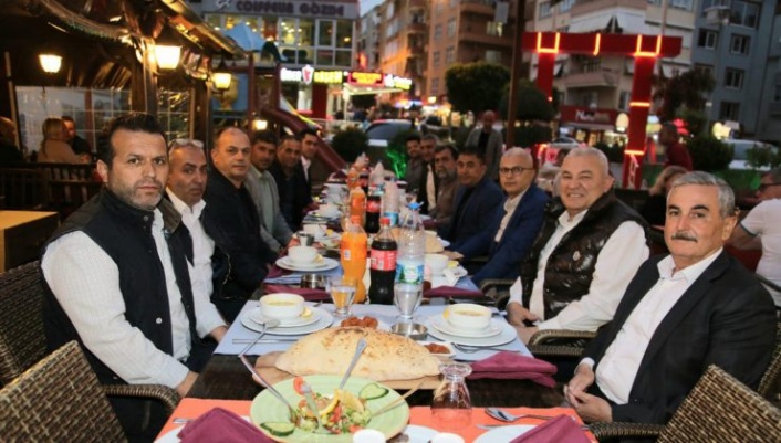 Başkan Şahin komite üyeleriyle iftarda buluştu