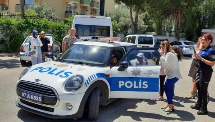 Alanya Emniyeti’nden özel çocuklara TOMA’lı karşılama