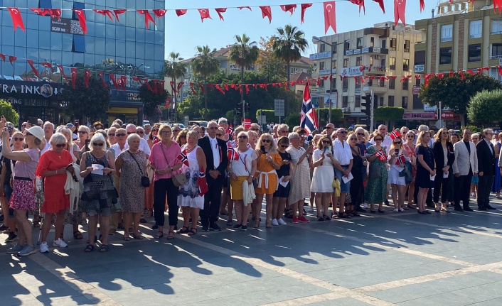 Alanya’da Norveçliler bağımsızlığını kutladı