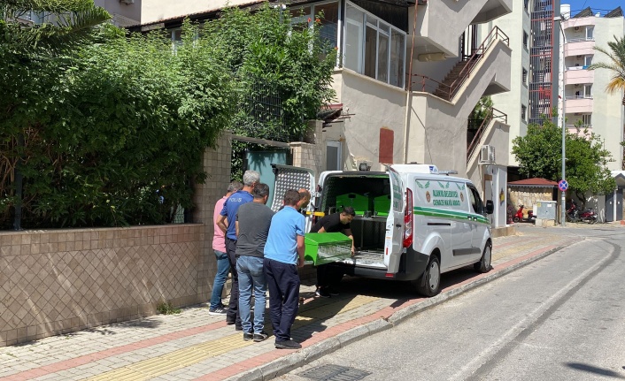 Alanya’da Ukraynalı baba 2 çocuğunu bıçaklayarak öldürdü