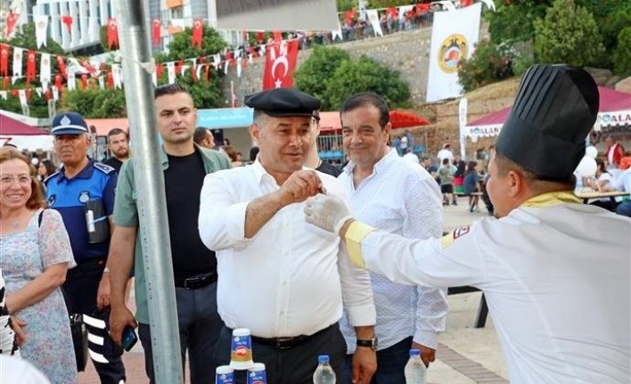 Alanya’daki festivalde stantlara yoğun ilgi
