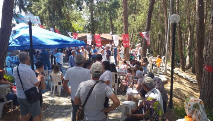 CHP'nin Mahmutlar’daki bahar şenliğine yoğun katılım
