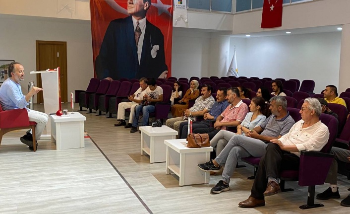 ‘Alanya Medya Söyleşileri’nin ilk konuğu Yaman oldu