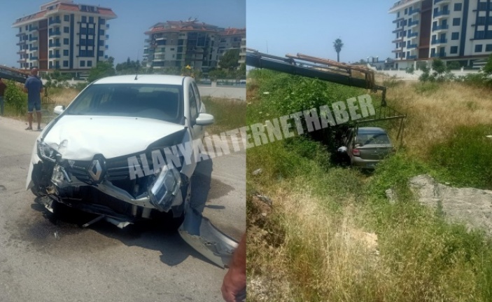 Alanya’da feci kaza: Otomobil bahçeye uçtu