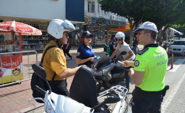 Alanya’da motosiklet sürücülerine uyarı!