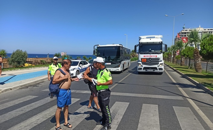 Alanya'da polisten broşürlü uyarı