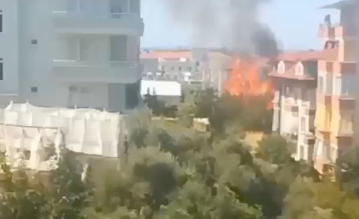 Alanya’da çıkan yangın paniğe neden oldu