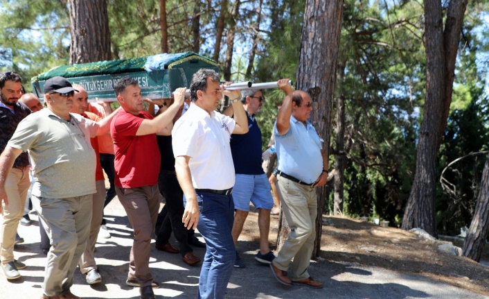 Alanya’da okul yaptıran hayırsever son yolculuğuna uğurlandı