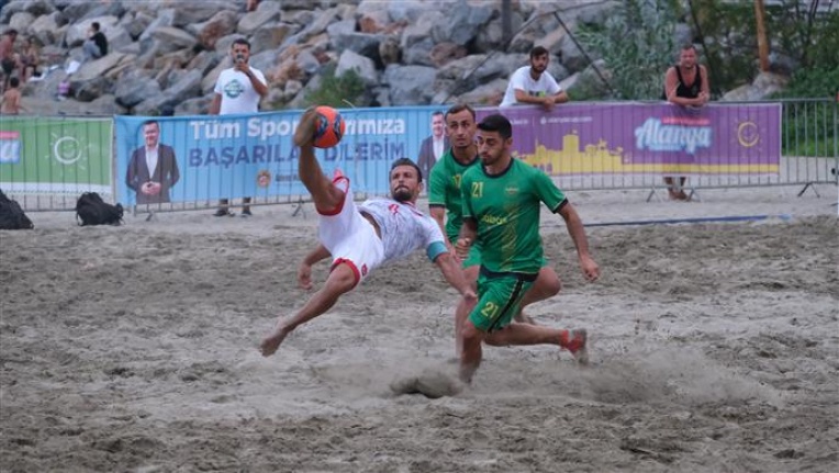 Kumda şampiyon Alanya Belediyespor