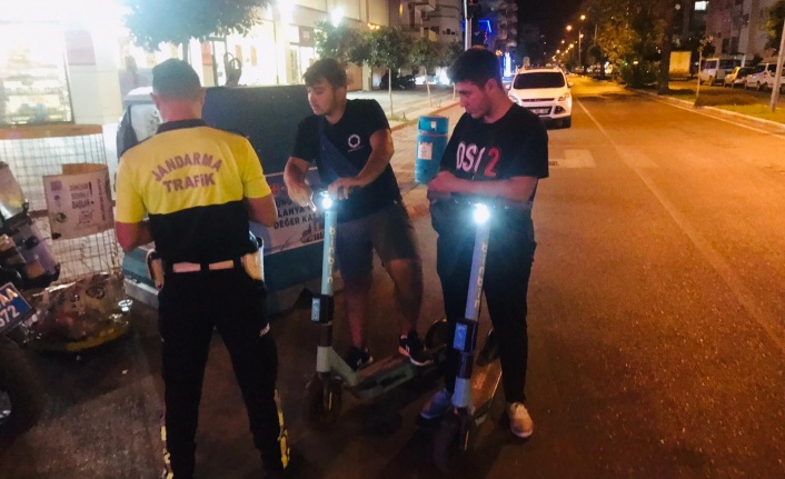 Alanya'da kurallara uymayan elektrikli skuter sürücülerine ceza!