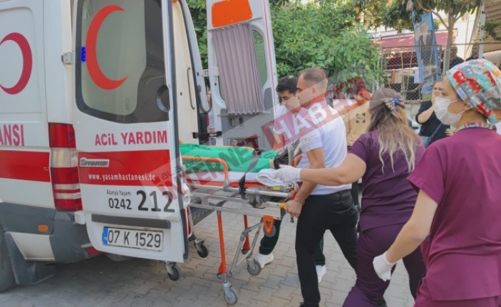 Alanya'da liseli kızların kavgasında kan aktı: 3 yaralı