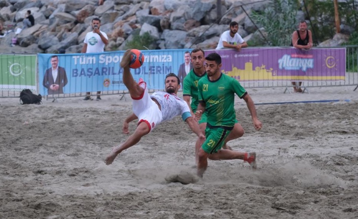 Alanya'da plaj futbolu heyecanı başlıyor