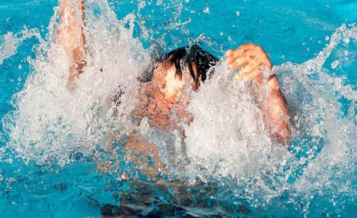 Alanya’da 10 yaşındaki çocuk havuzda boğulma tehlikesi geçirdi