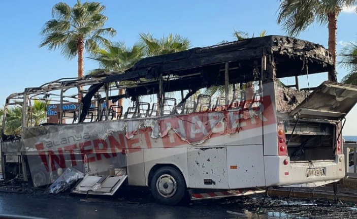 Alanya’da şehirlerarası otobüs alev alev yandı