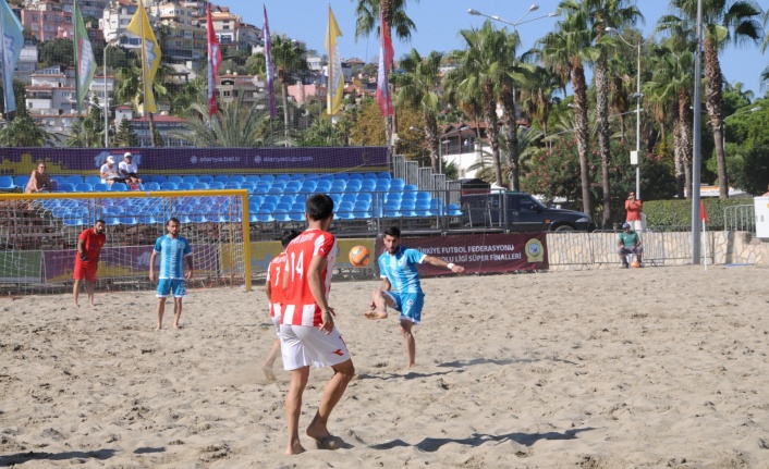TFF Plaj Futbol Ligi Süper Finalleri Alanya'da başladı