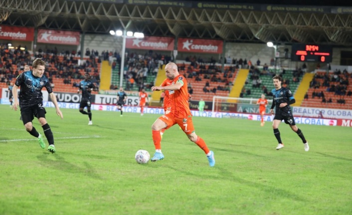 Alanyaspor evinde 1 puana razı oldu!