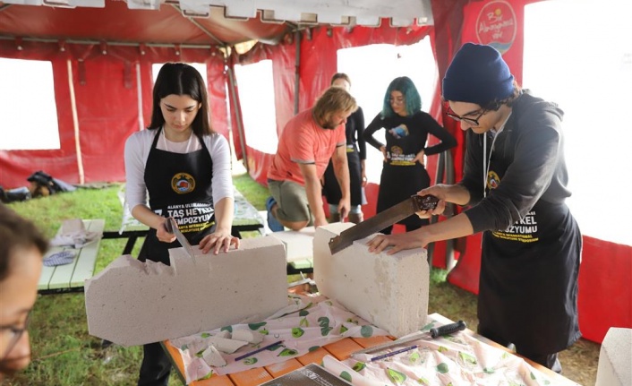 Türkler Güzel Sanat Lisesi öğrencilerinden sempozyuma ziyaret