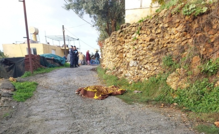 Alanya'da duvardan düşen yaşlı adam öldü