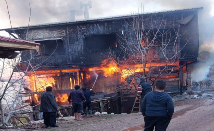 Alanya’da müstakil ev yangında küle döndü