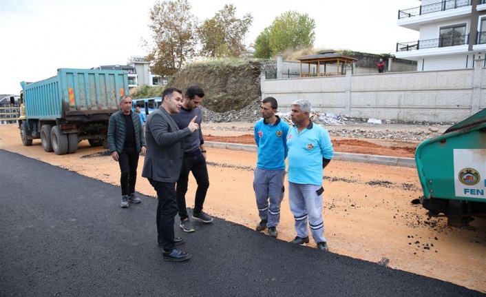 Başkan Yücel o yolu inceledi