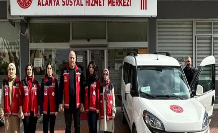 Alanya'da Müdür Çelik ve personelleri yangın bölgesinde