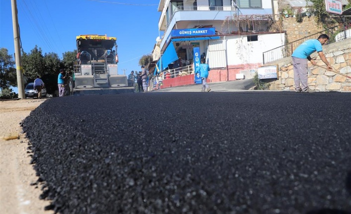 Alanya’nın en yoğun ulaşım arterlerinden olan o yol baştan sona yenileniyor