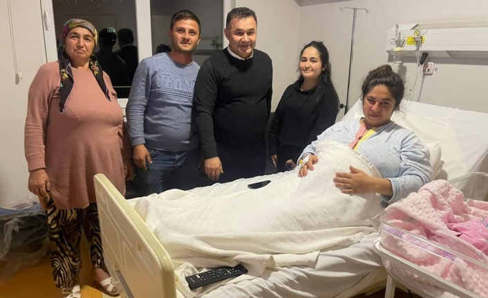 Depremzede çift 8 yıllık özlemlerine Alanya'da kavuştu