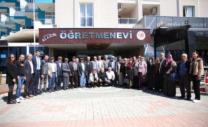 Alanya Belediyesi’nden Yaşlılar Günü’ne özel kutlama