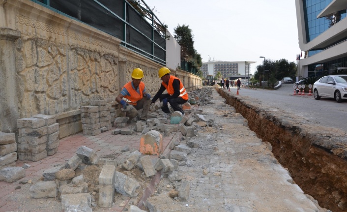 Alanya’da yollar yaza hazırlanıyor