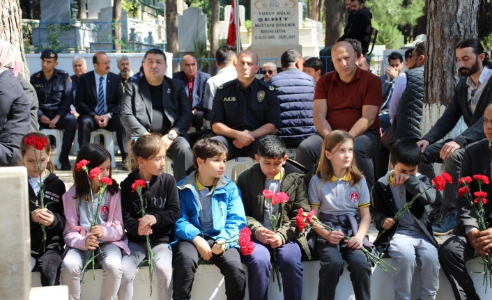 Şehidimiz Coşkun Nazilli mezarı başında dualarla anıldı