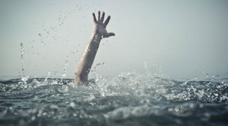 Alanya'da serinlemek için denize giren genç boğulma tehlikesi yaşadı