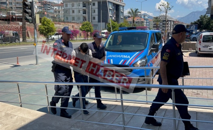 Alanya’da 23 yıl hapis cezasıyla aranana şahsı JASAT yakaladı