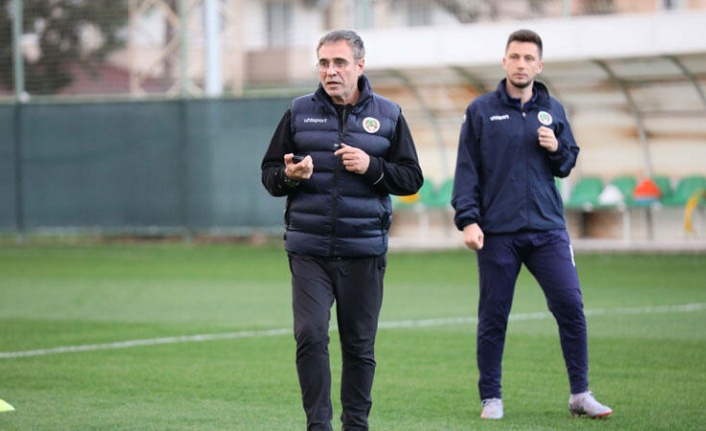 Alanyaspor'da Ersun Yanal ile yollar ayrıldı