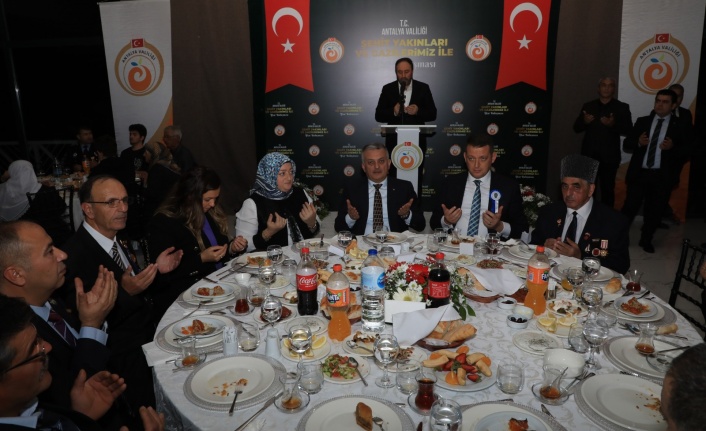 Vali Ersin Yazıcı Alanya’daki şehit aileleri ve gazilerle iftarda buluştu