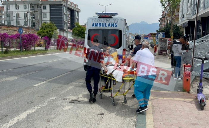 Alanya’da arkadaşını öldüren genç, adliyeye sedye ile getirildi