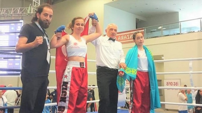 Alanya'da şampiyon sporcu Azra Avrupa yolcusu