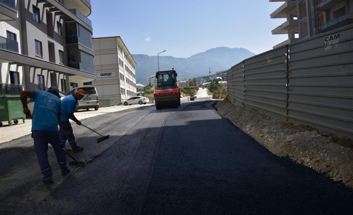 Alanya’da asfalt çalışmaları merkezden kırsala hız kesmiyor