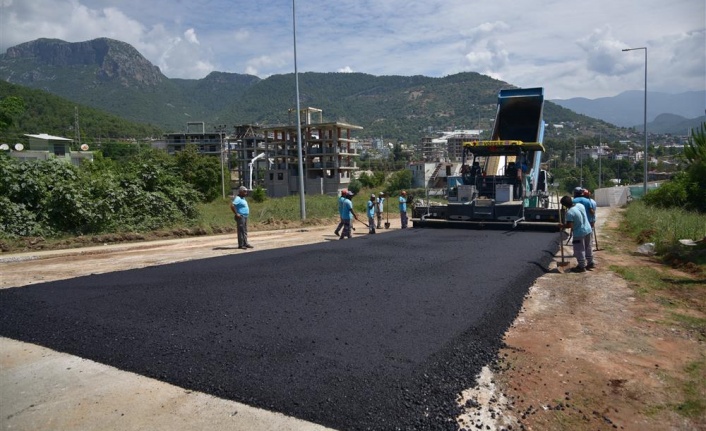 Asfalt çalışmaları Çıplaklı Mahallesi’nde devam ediyor